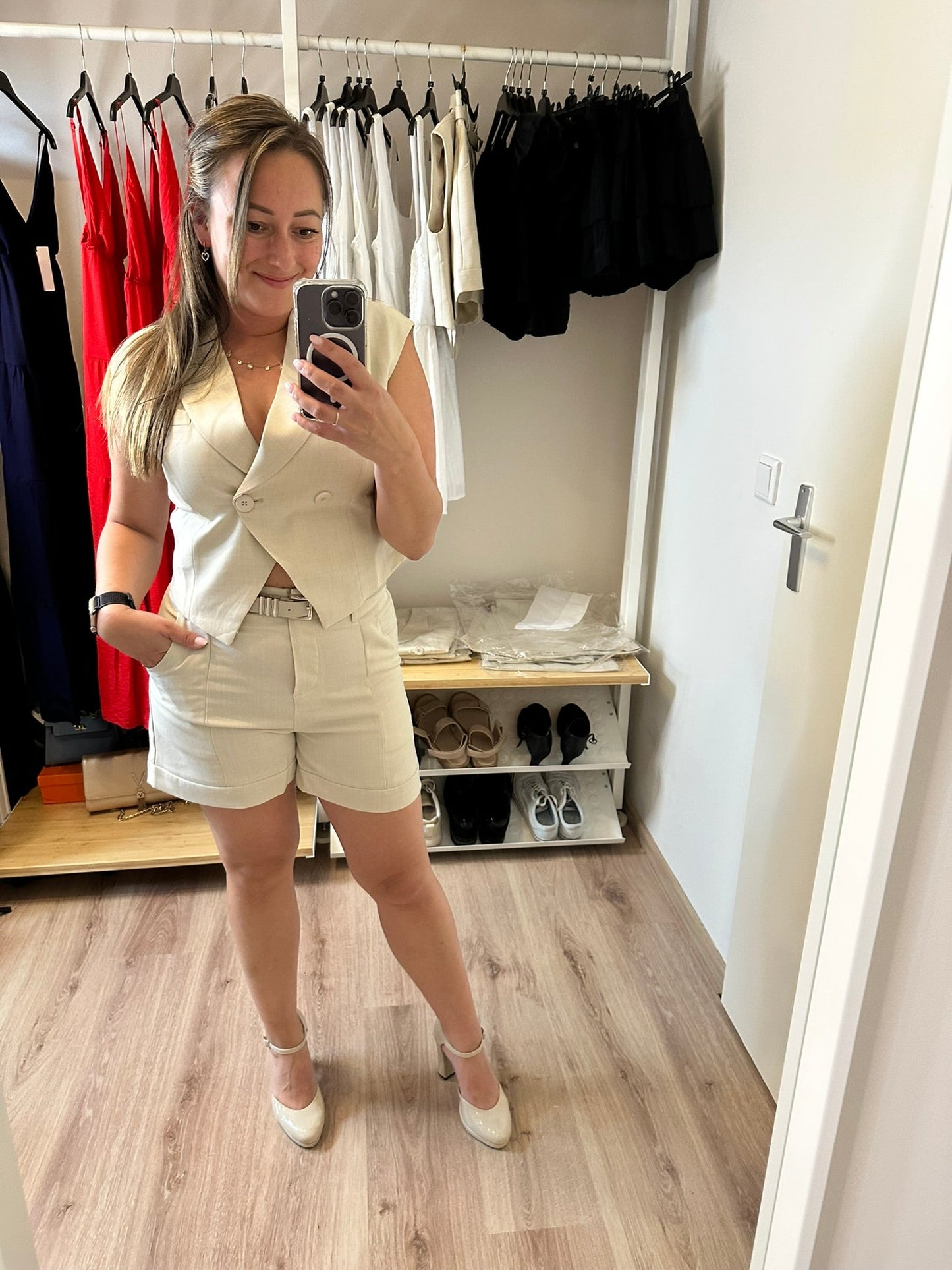 Beige gilet V - hals - Petite Fashion